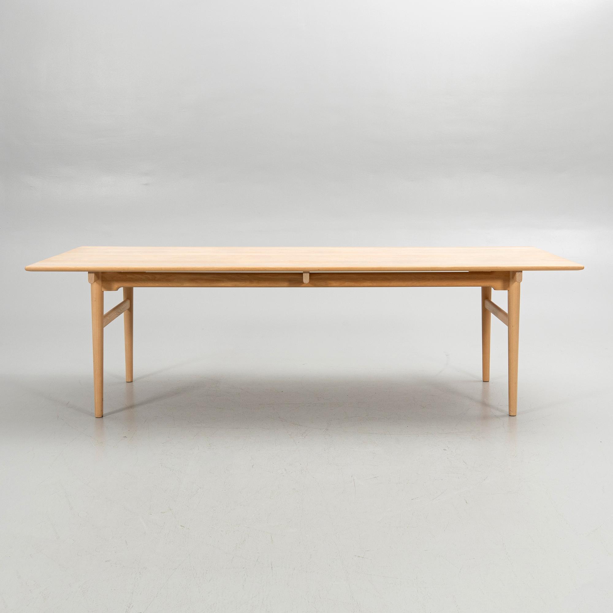 Hans J. Wegner, Matbord, "CH327", 2000-tal.