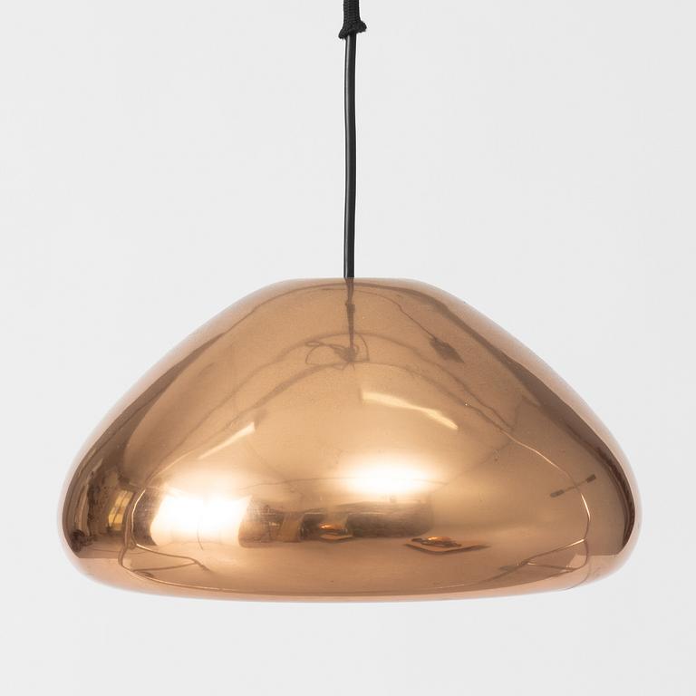 Tom Dixon, a 'Bell' ceiling lamp.