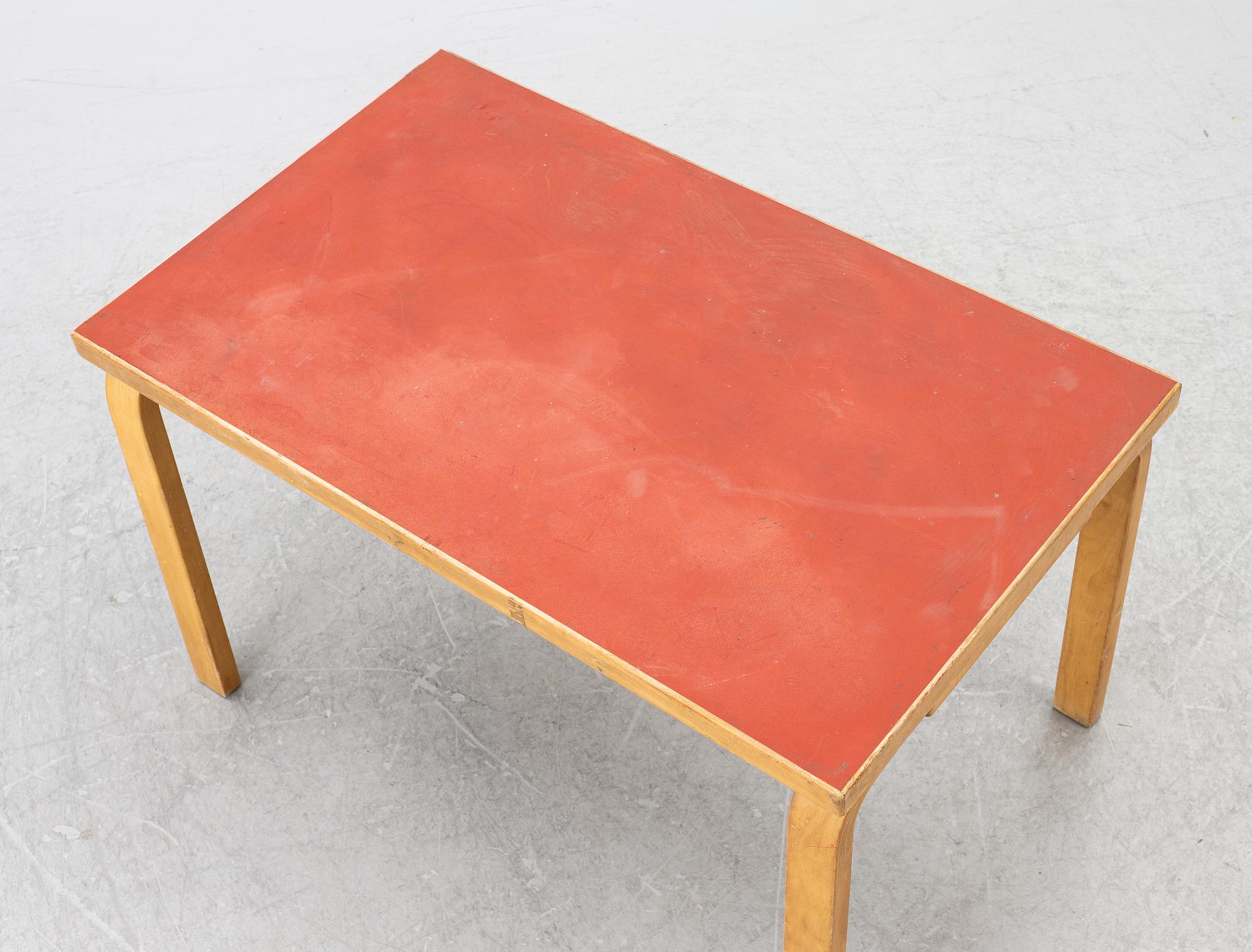 Alvar Aalto, a set of four model N65 children's chairs with table, Artek, Finland.