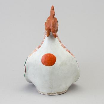 A 20th cnetury Chinese porcelin rooster.