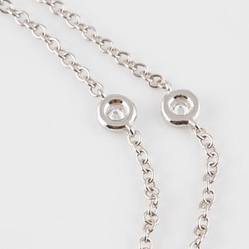 DIAMANTGRADERING, COLLIER, 18K vitguld med 6 briljantslipade diamanter ca 0.30 ct. Vikt 3,4 gram.