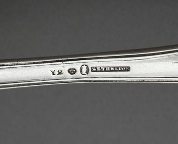 SKEDAR, 2 stycken, silver. Per Zethelius, Stockholm 1805 och Sven Svensson Örn, Stockholm 1763. Total vikt ca 115 gram.