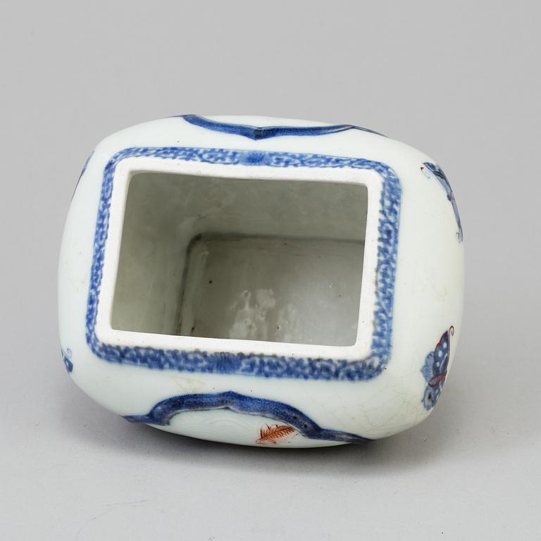 A Chinese underglazed blue and white with iron red porcelain pot, 20th century.