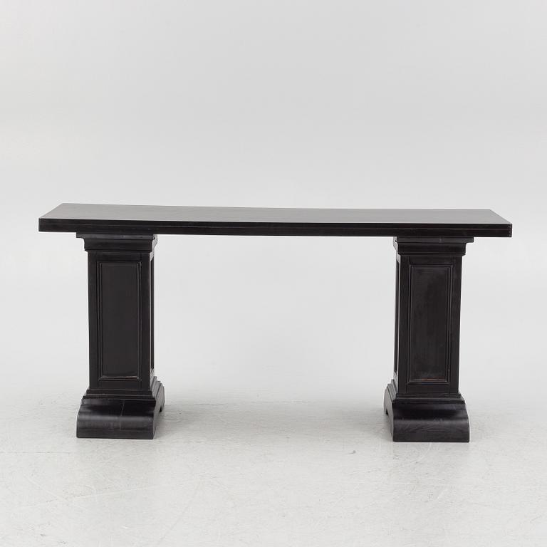 Sideboard, Coach House, samtida.