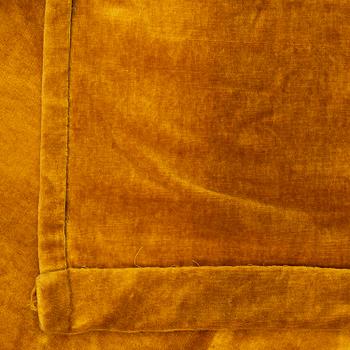 A set of four yellow velvet curtains, 1910's/20's, ca 247 x 120 cm.