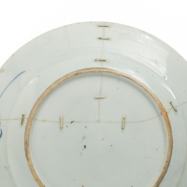 Tallrikar, fyra stycken, porslin, Kina, Qingdynastin, 1700-tal.