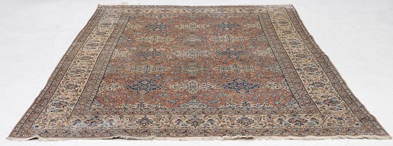 Carpet, Nain, 345 x 230 cm.