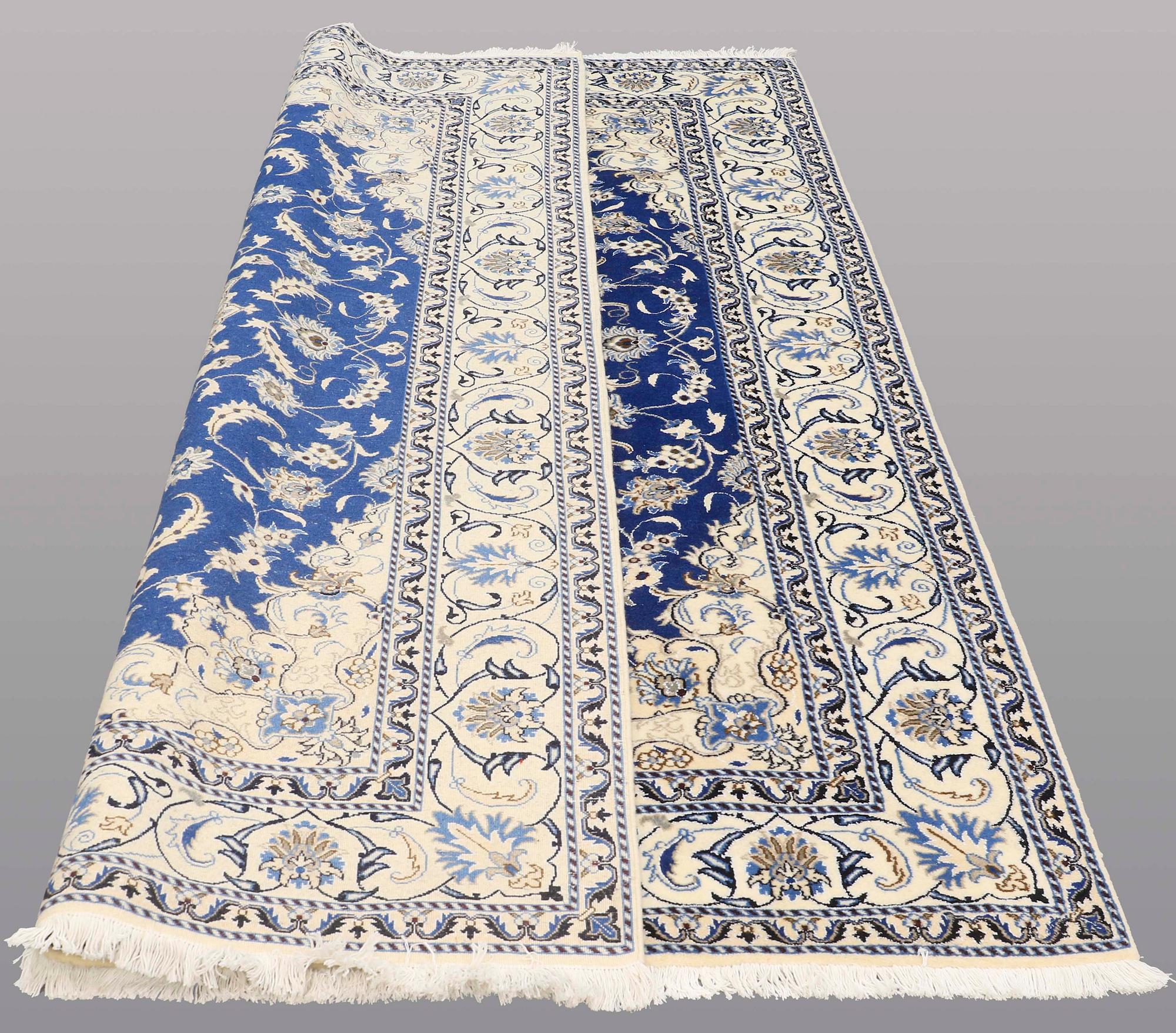 MATTA, Nain part silk, 294 x 196 cm.