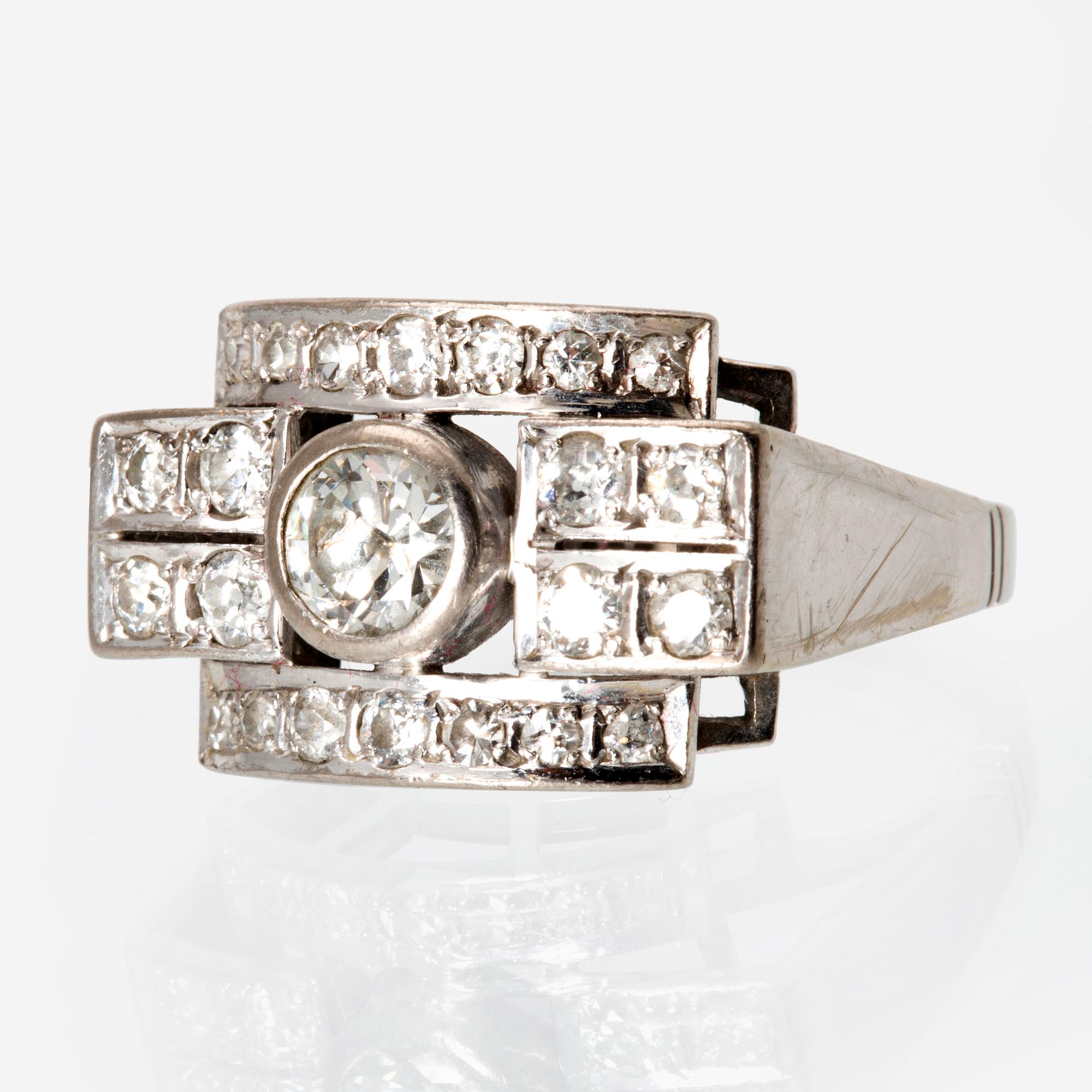 Ring 14K whitegold brilliant and single-cut diamonds approx 0,90 ct.