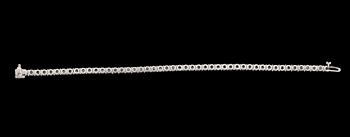 ARMBAND, 14 k vitguld, Rivière, 49 briljantslipade diamanter tot ca 2.80 ct.