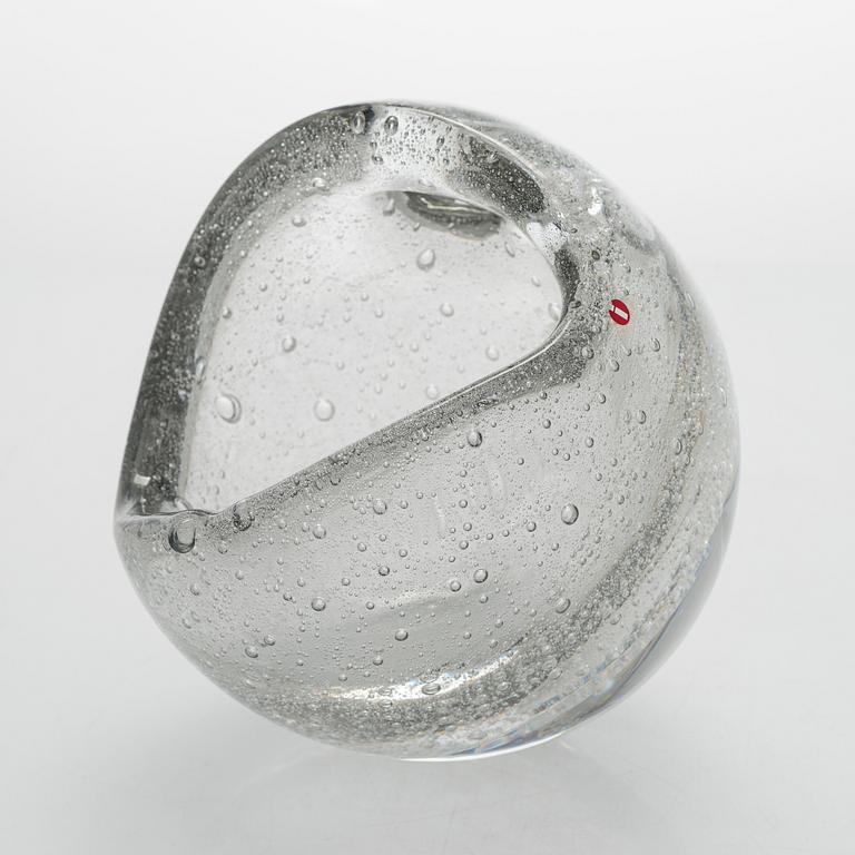 Timo Sarpaneva, glasskulptur, "Hiidenhelmi" (Jättens pärla), signerad Timo Sarpaneva - 2149.