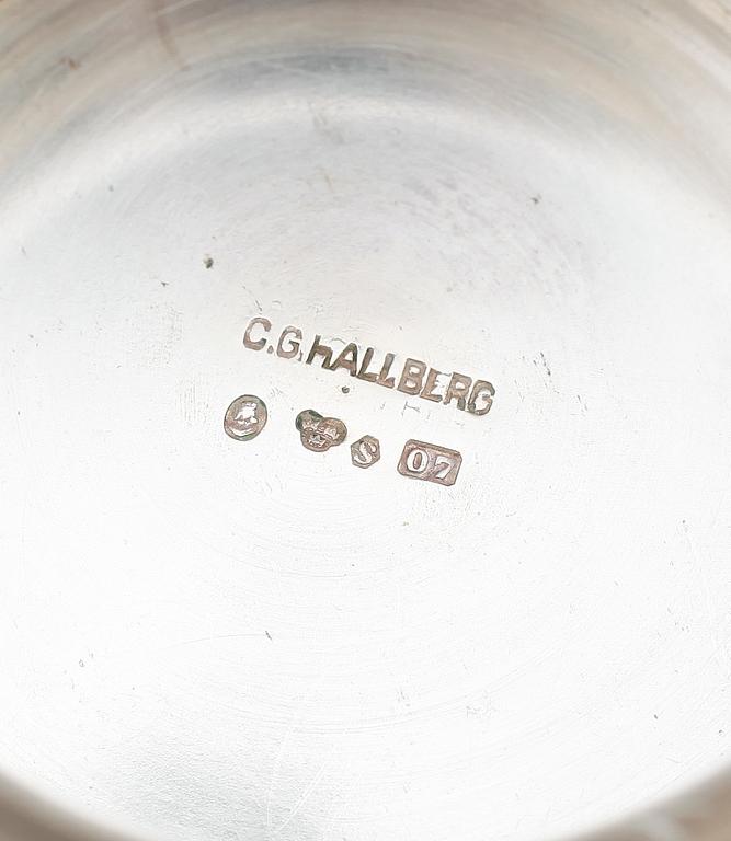 BÄGARE, silver, CG Hallberg, Stockholm 1916. Vikt ca 159 g.