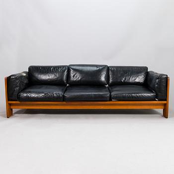 TOBIA SCARPA, a 'Bastiano' leather upholstered teak sofa from Haimi, Finland, the latter half of the 20th century.