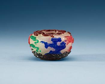1335. A four coloured Peking-glass brush washer pot, Qing dynasty with seal mark.