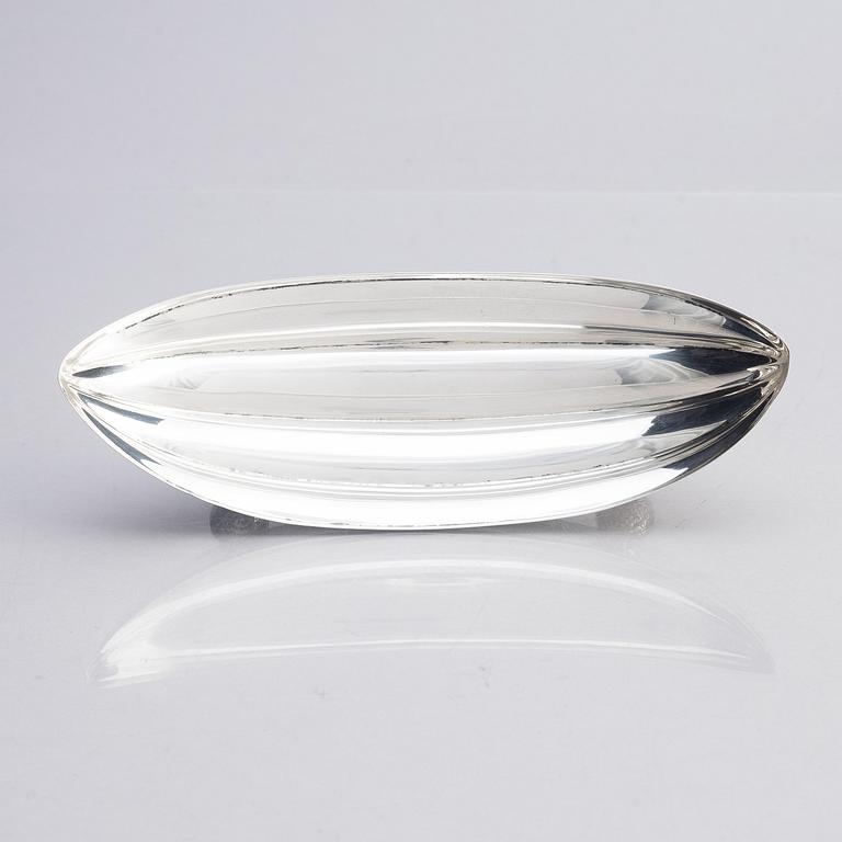 Tiffany & Co (founded 1837), melon bowl with ball feet, sterling silver, USA 1873-91.