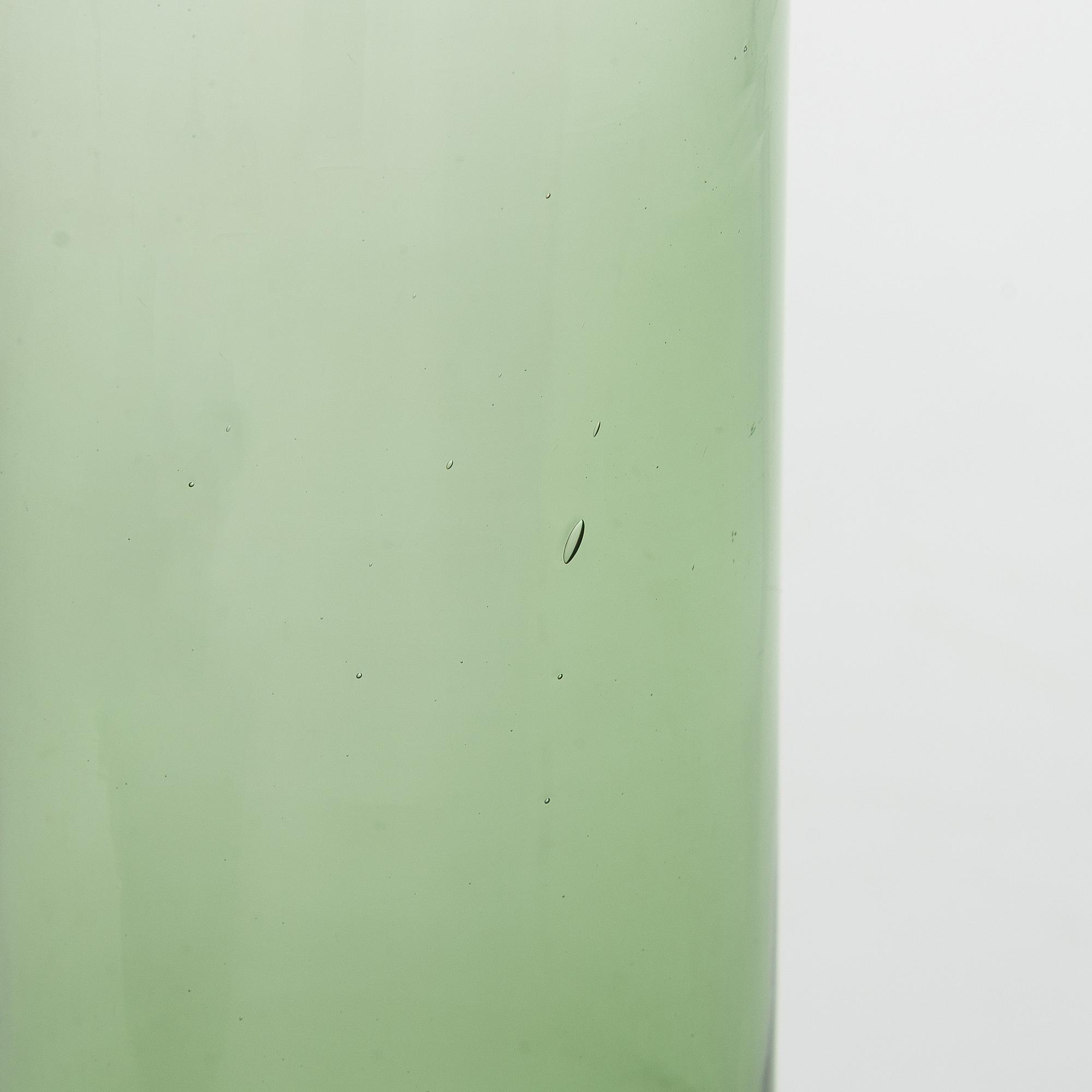 Nanny Still, a glass bottle signed Riihimäen Lasi O.Y Nanny Still.