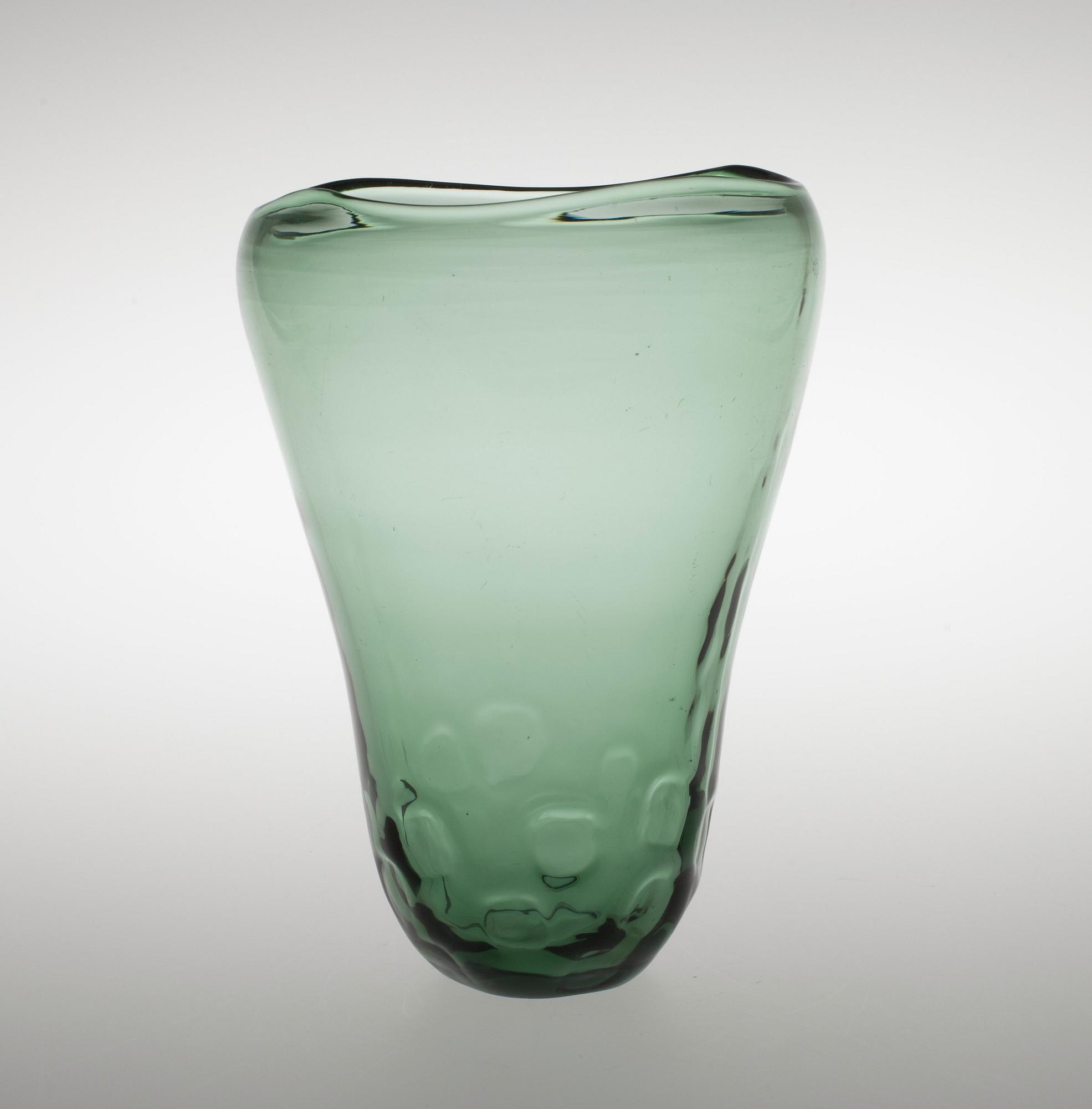 Gunnel Nyman, A VASE.