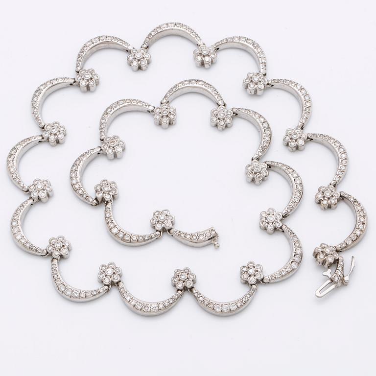 NECKLACE 18K whitegold w brilliant-cut diamonds approx 3,5 ct in total.