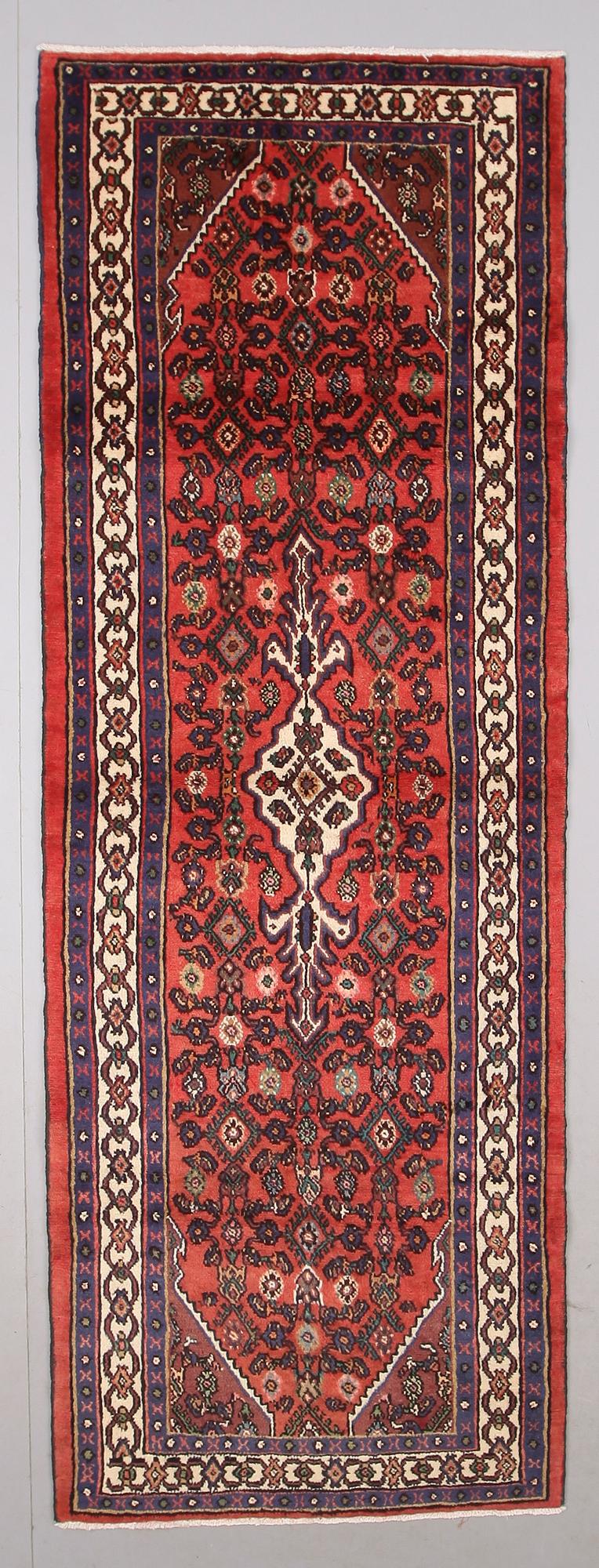 MATTA, Hamadan, 300 x 105 cm.