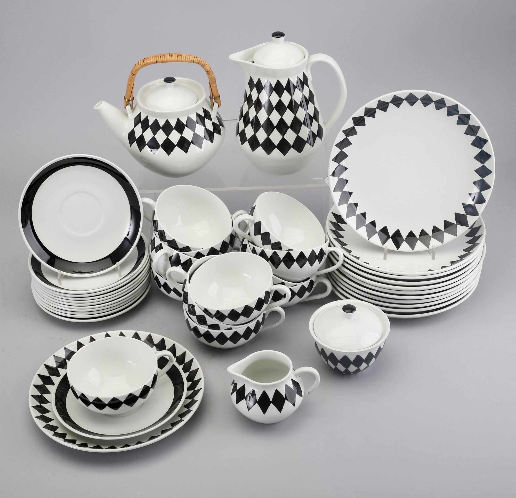 Karin Björquist, a Gustavsberg 'Svart Ruter' service (28 pc).
