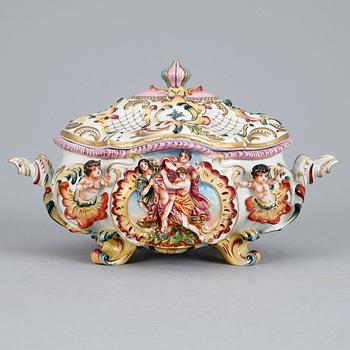 TERRIN, porslin, Volkstedt, Tyskland, 1900-talets första hälft.