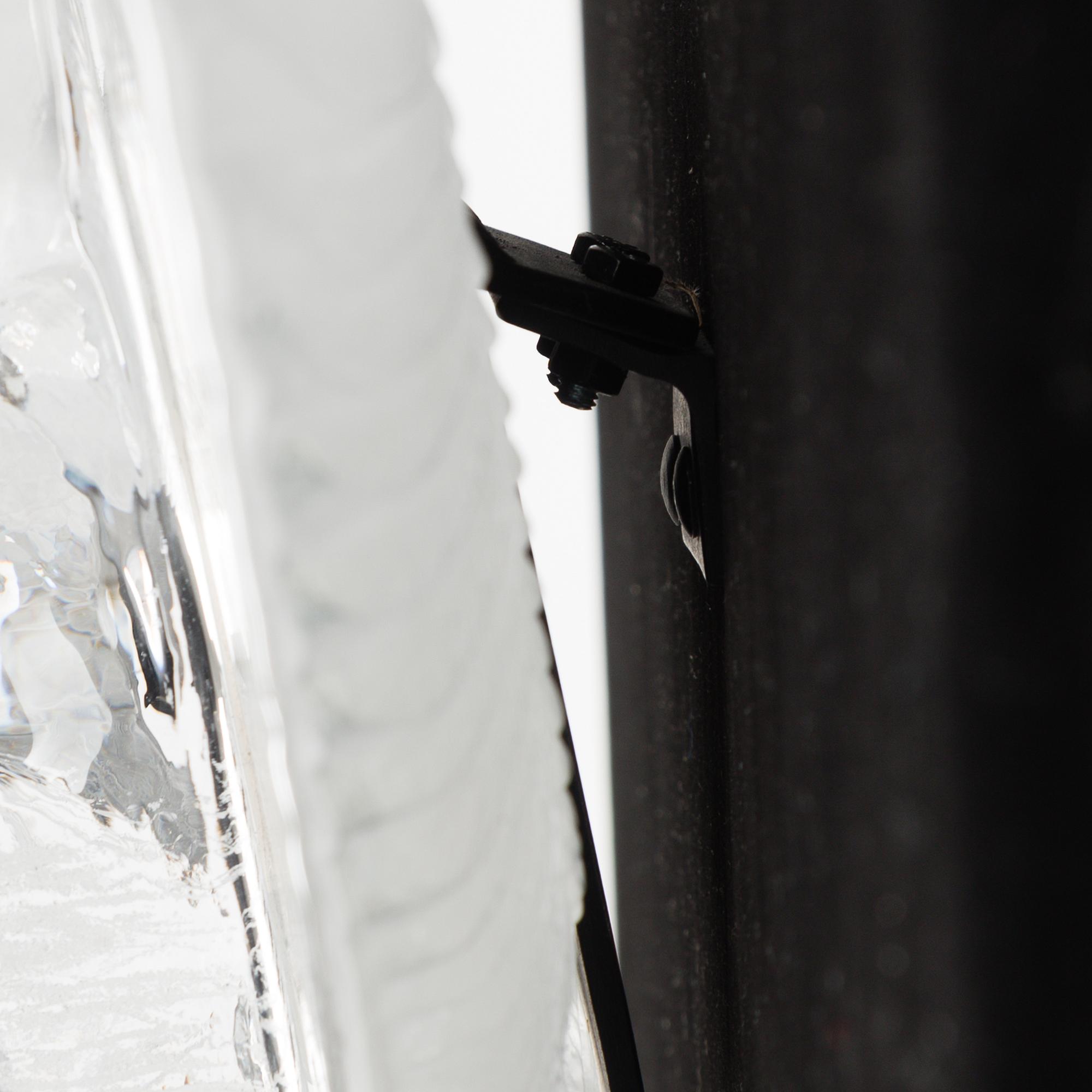 LUDVIG LÖFGREN, "Eagle", skulptur, glas och vitmetall, signerad och numrerad 8/43.