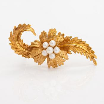 A 14K gold and cultured pearl brooch. Pentti S. Anttila, Helsinki 1967.
