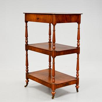 ETAGERE, omkring 1900.