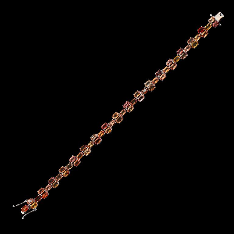 ARMBAND, sterlingsilver, orange/gula safirer tot ca 11.30 ct.