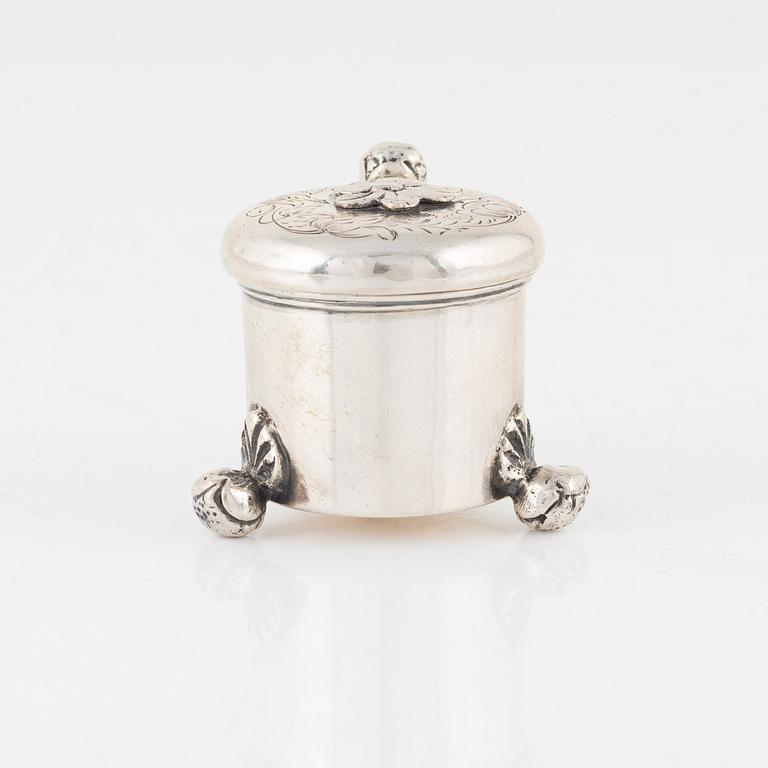 A Baroque-style miniature silver tankard.