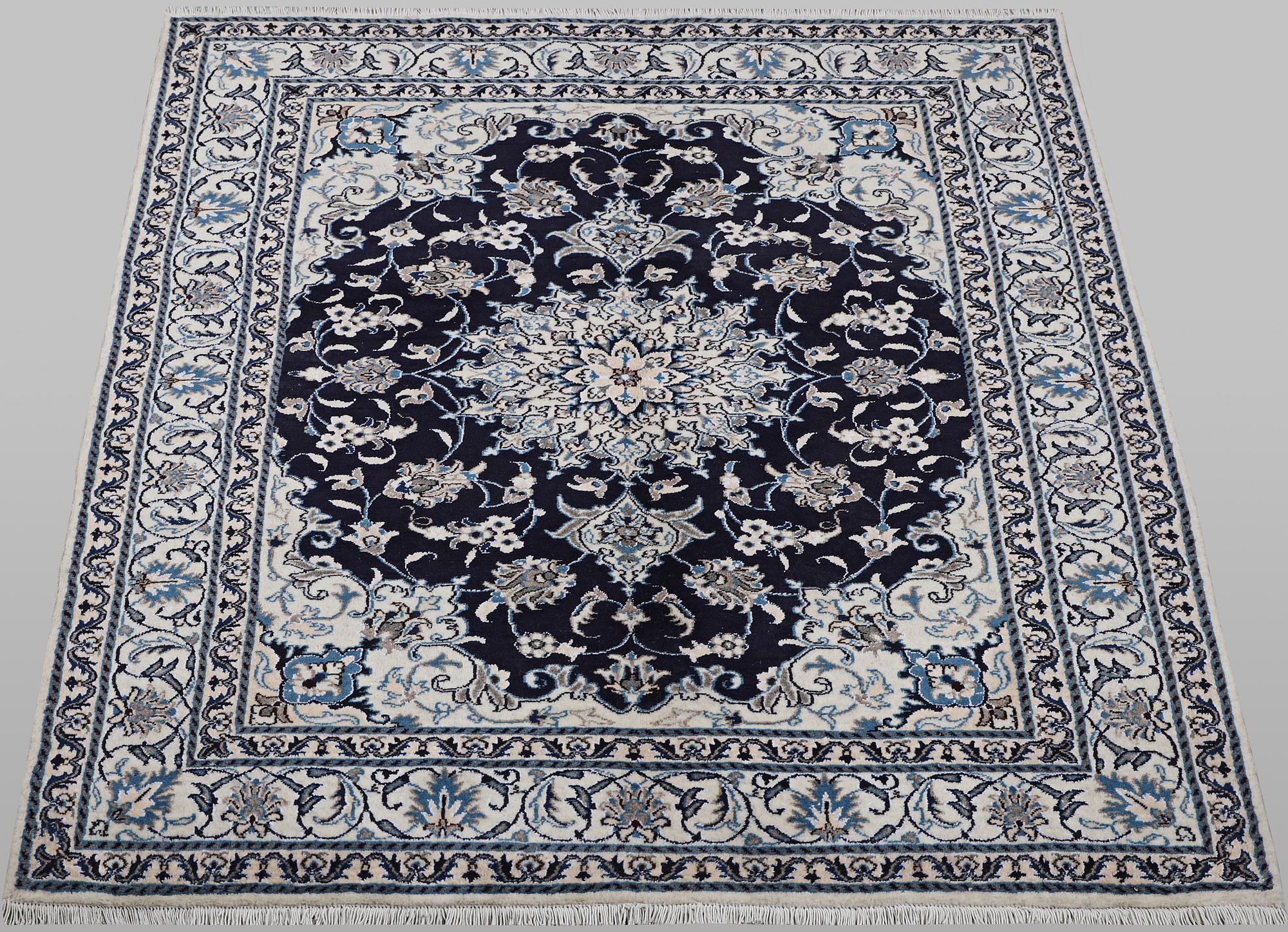 Matta, Nain, part silk, ca 195 x 150 cm.