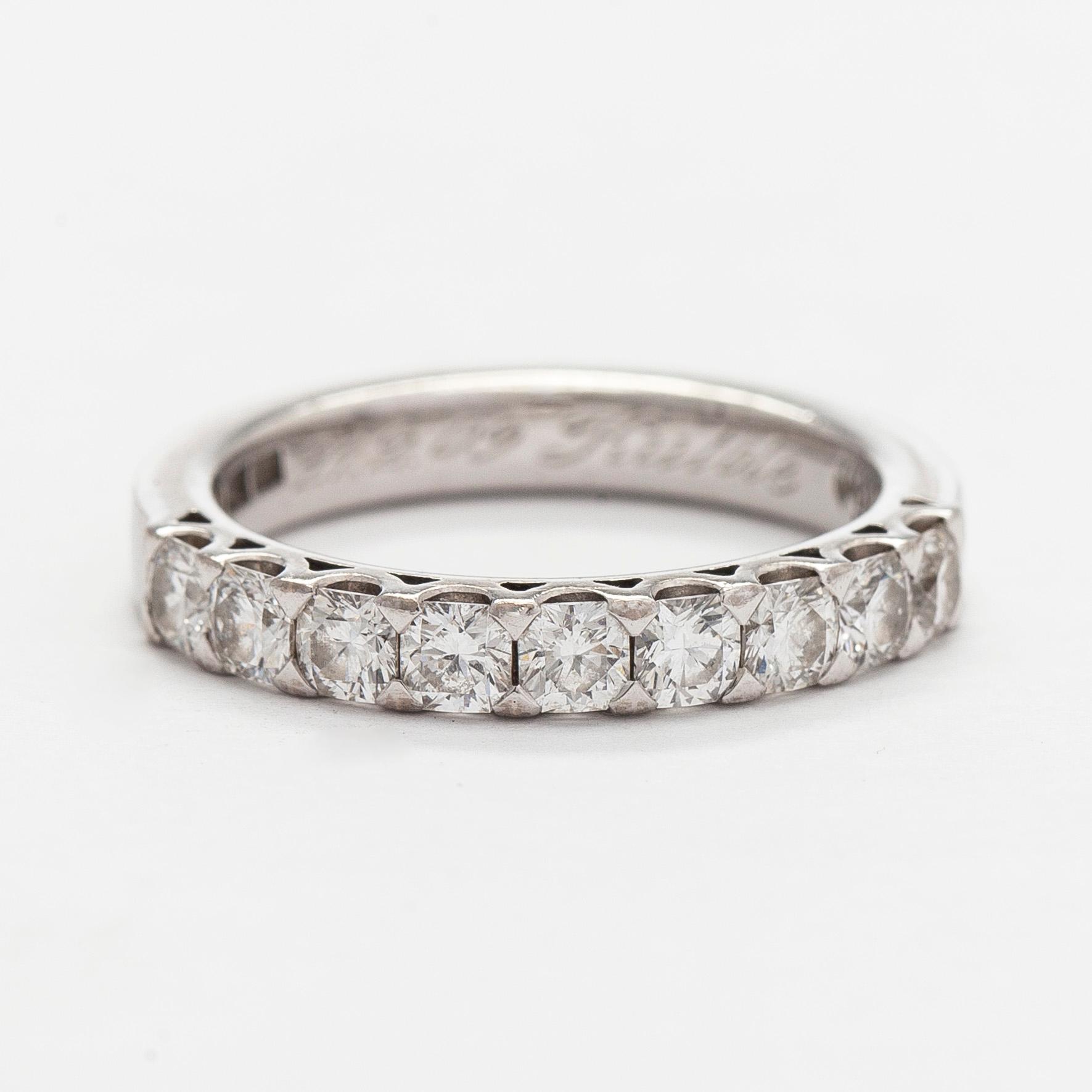 An 18K white gold ring with Flander cut diamonds. AEN Àjour Stockholm 2008.