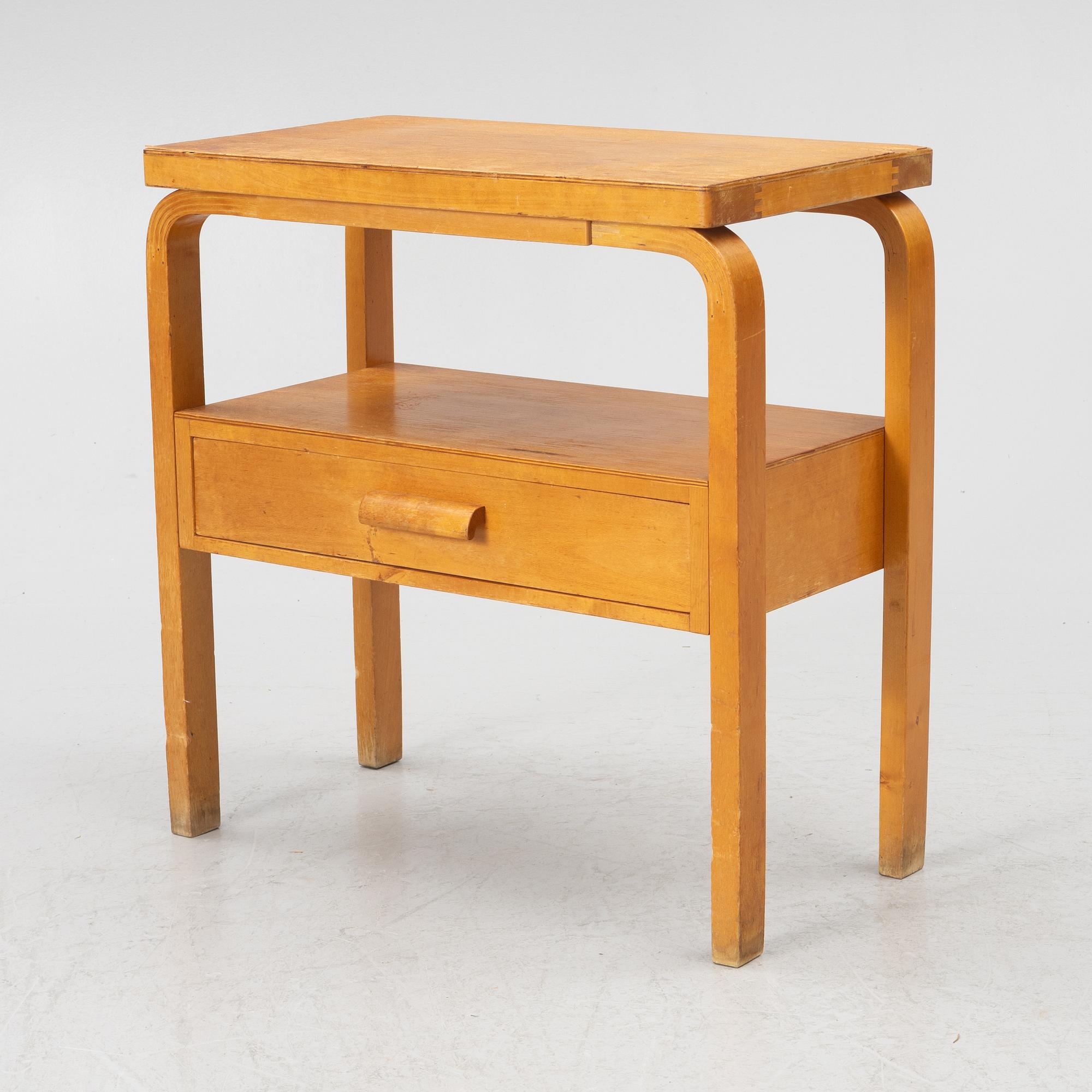 Alvar Aalto, sidobord, modell 87, 1900-talets första hälft.