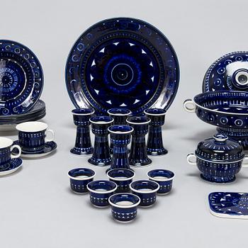Ulla Procopé, 42-piece porcelain dinnerware set 'Valencia' for Arabia.