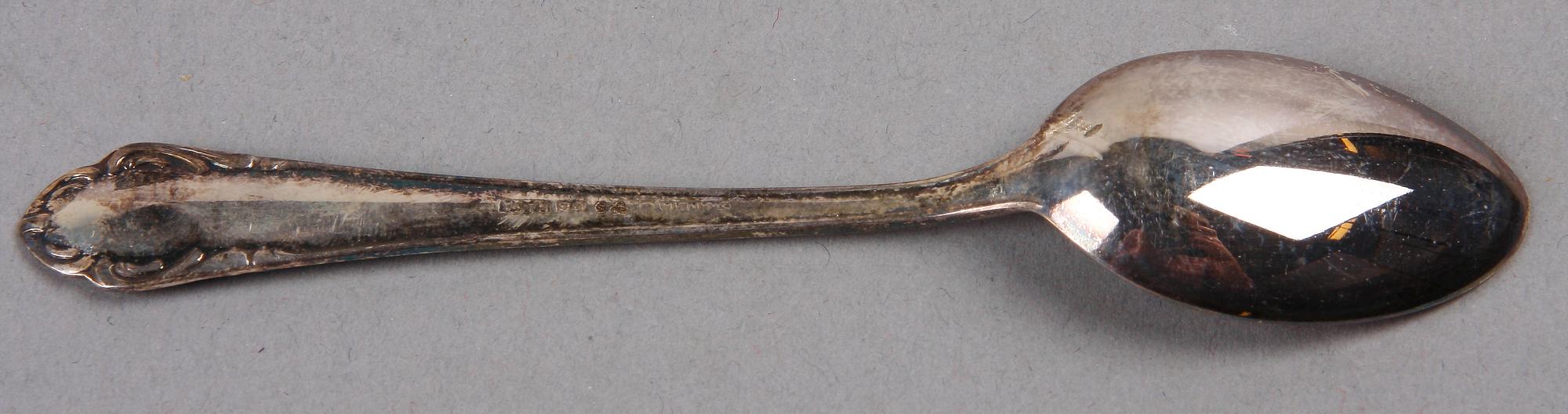 LJUSSTAKAR SAMT DIVERSE BESTICK, silver, bla CG Hallberg, Stockholm 1943.