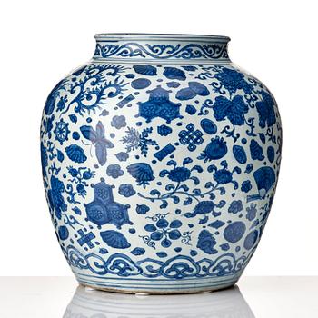 A large blue and white jar, Ming dynasty, Wanli (1572-1620).