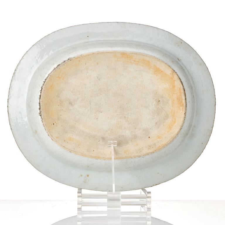A famille rose armorial dish with cover, Qing dynasty, Qianlong (1736-95).