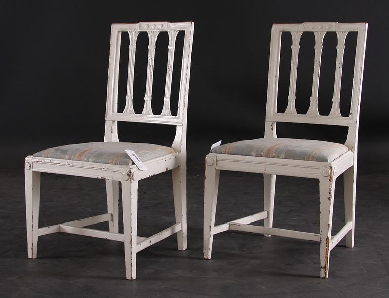 STOLAR, ett par, gustavianska provinsarbeten, 1700/1800-tal.