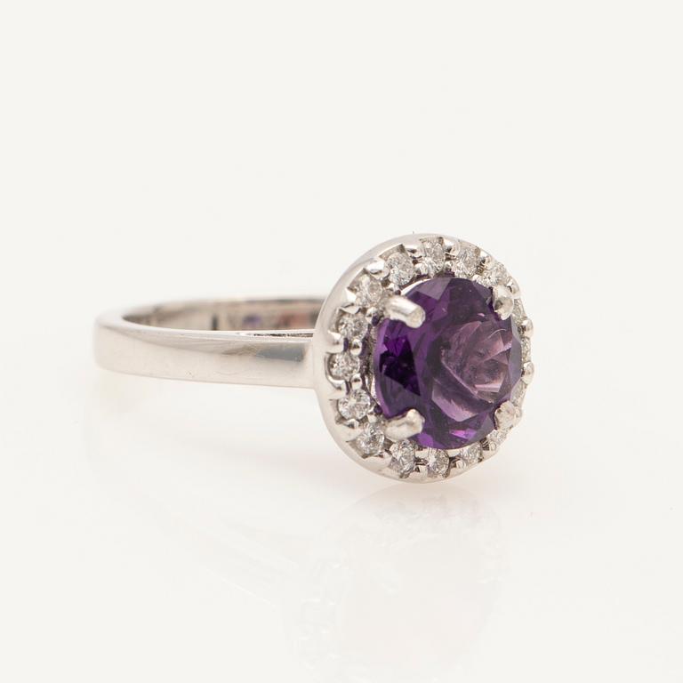 Ring, 18K white gold with amethyst and diamonds.
