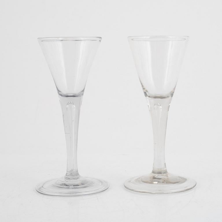 Spetsglas, ett par, glas. Sverige 1700-tal.