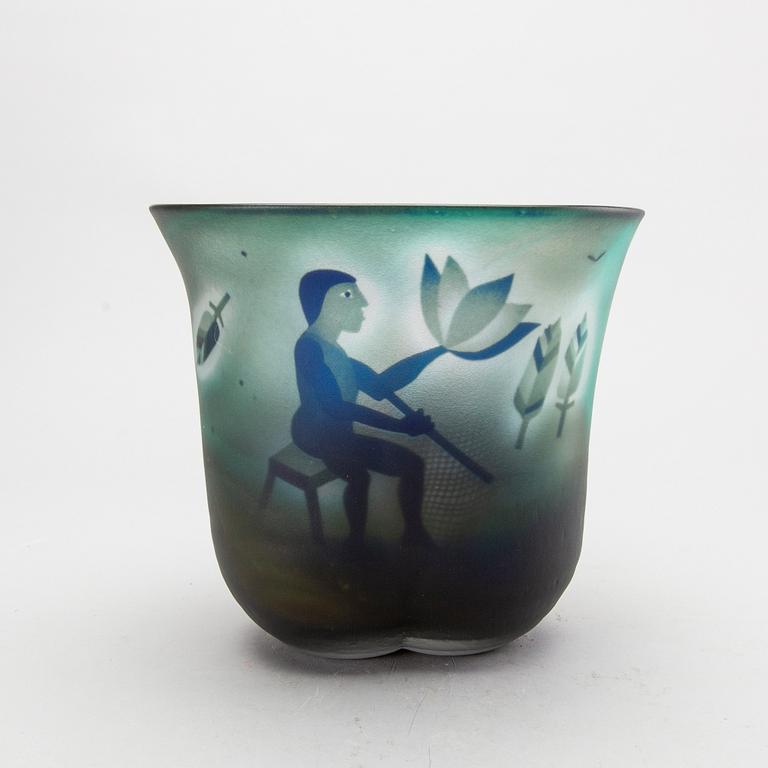 BERTIL VALLIEN, a glass bowl, for Kosta, unique, signed.