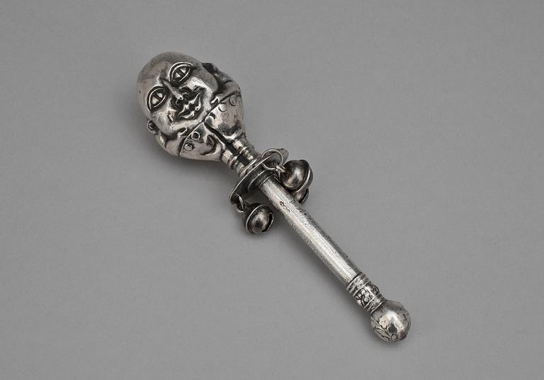 BARNSKALLRA, nysilver, England, 1800-tal.