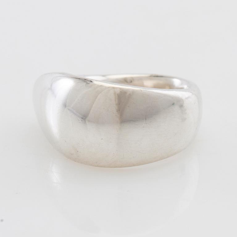 Regitze Overgaard, Ring "Zephyr" modell nr 500 sterlingsilver, Georg Jensen.