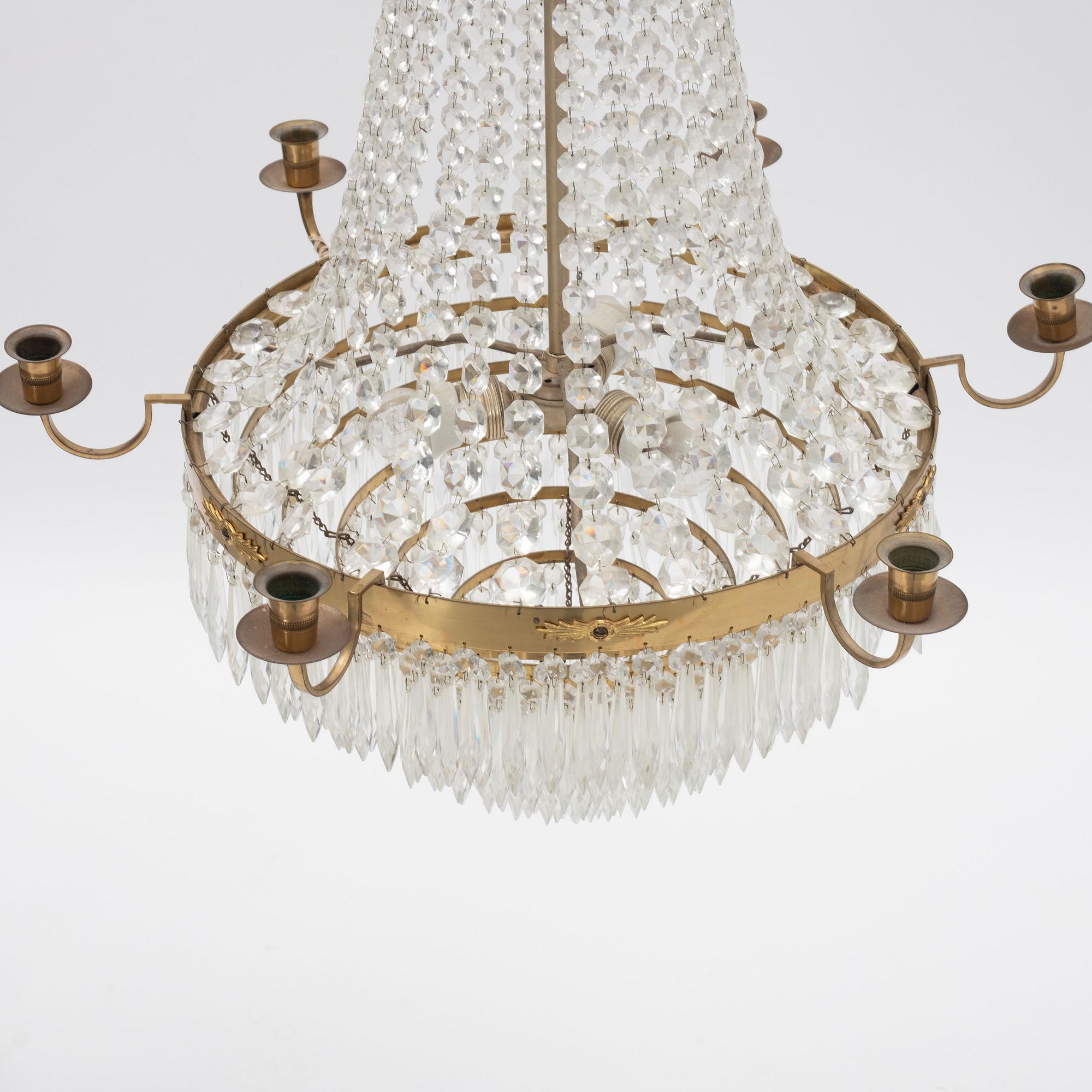 A Gustavian style chadelier, first halt fo the 20th Century.