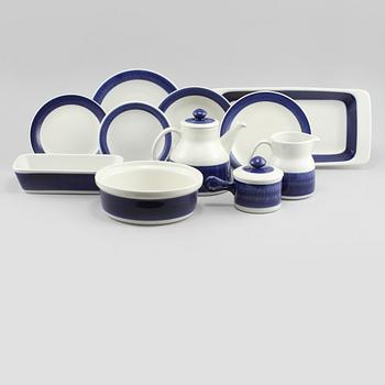 SERVISDELAR, 45 st, porslin, "Koka blå", Hertha Bengtsson, Rörstrand, 1956-88.