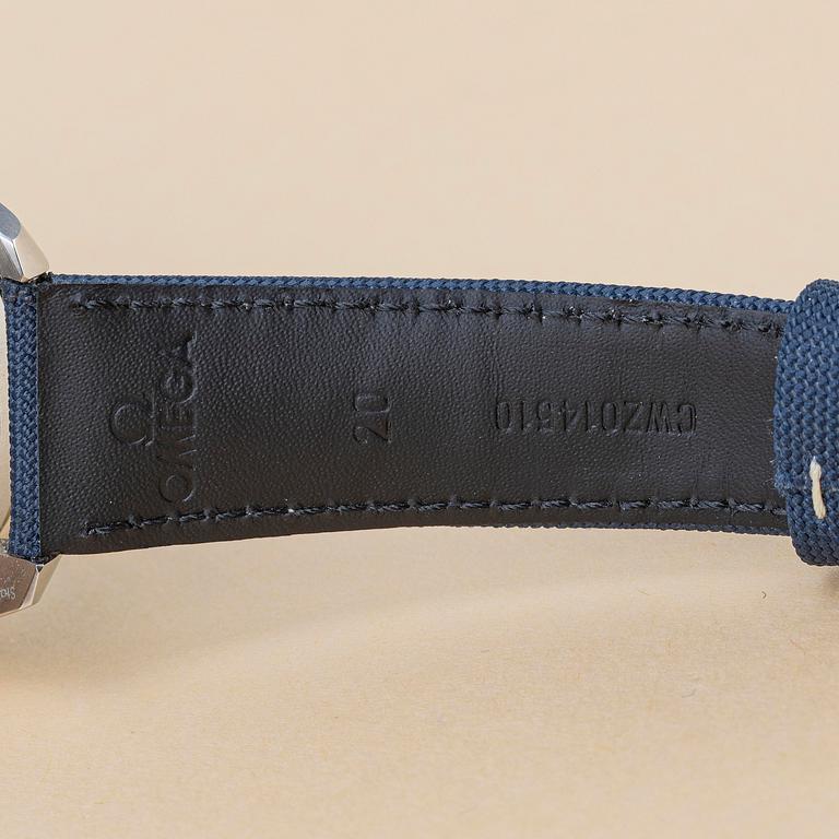 Omega, Speedmaster, Moonwatch, Professional, "Silver snoopy award" 50th Anniversary, ca 2023.