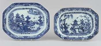 STEKFAT, 2 st, porslin, Kina, 1700-tal.