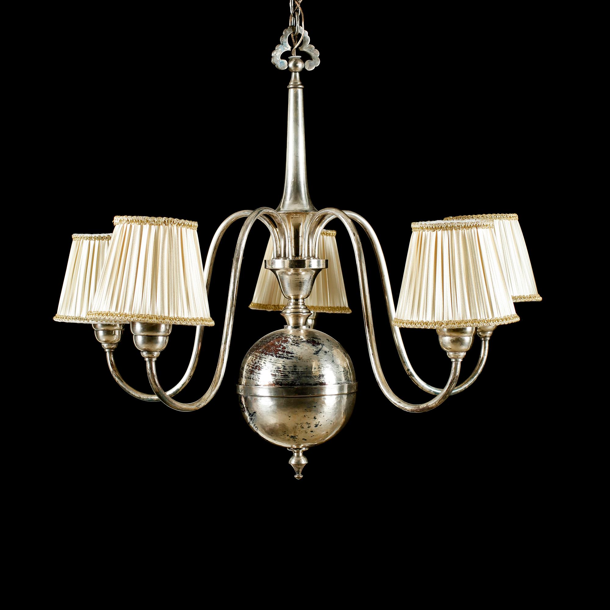 TAKLAMPA, 1900-talets första hälft, höjd 54 cm.