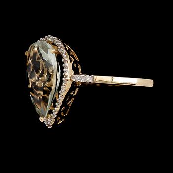 RING, 10 k guld, briljantslipade diamanter tot ca 0.07 ct, kvarts.