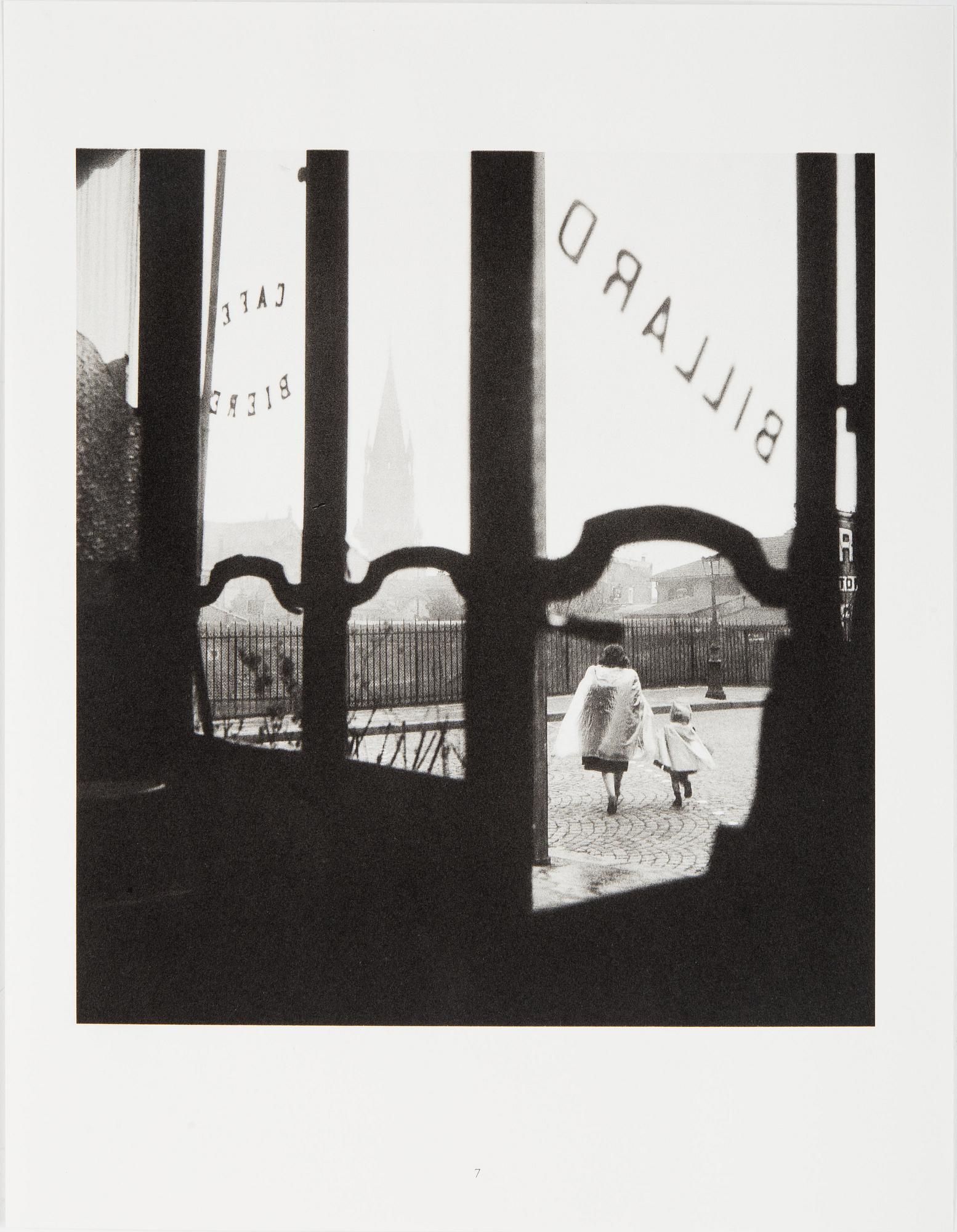 WILLY RONIS, Limited Edition Portfolio with 12 Collotype Plates, signed and numbered 238/290 on the colophon.